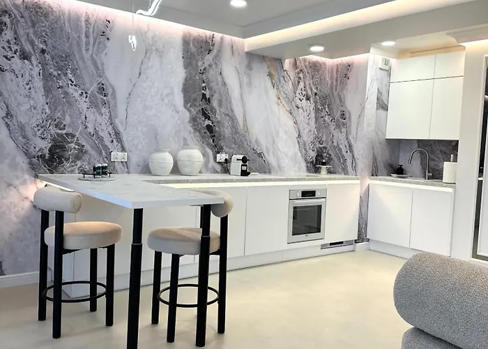 U In Waterfront 20 *